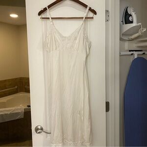 Vassarrette Womens Vintage Full Slip L Large 38” White Satin & Lace Babydoll